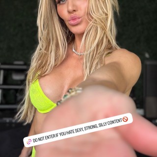 Torrie-Wilson-_-passes-website-subscription