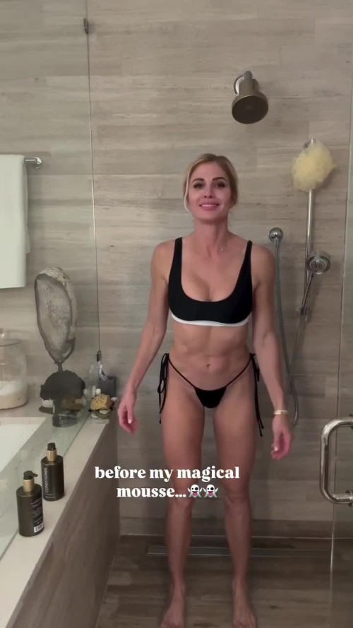 Torrie Wilson april 2025