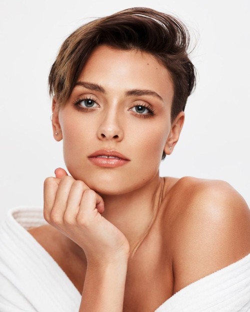 Wallis-Day-R05445b2aa59b366dbaa.jpg