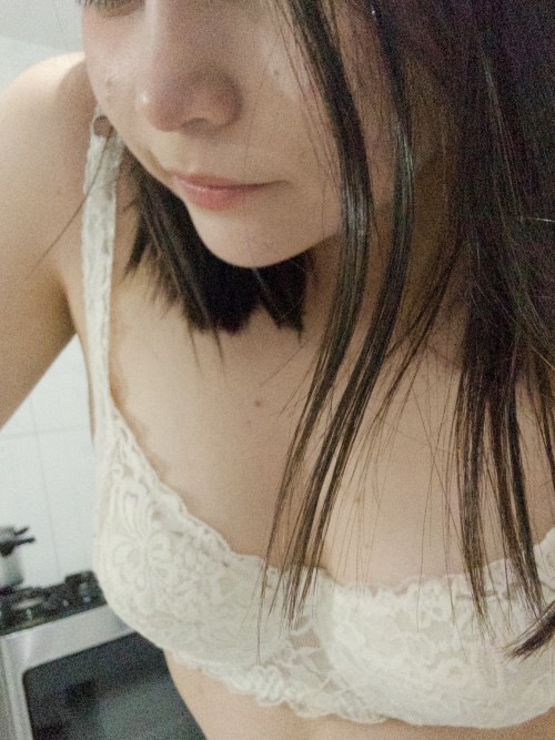 White-Peek---165de960fe9ed4a42.jpg
