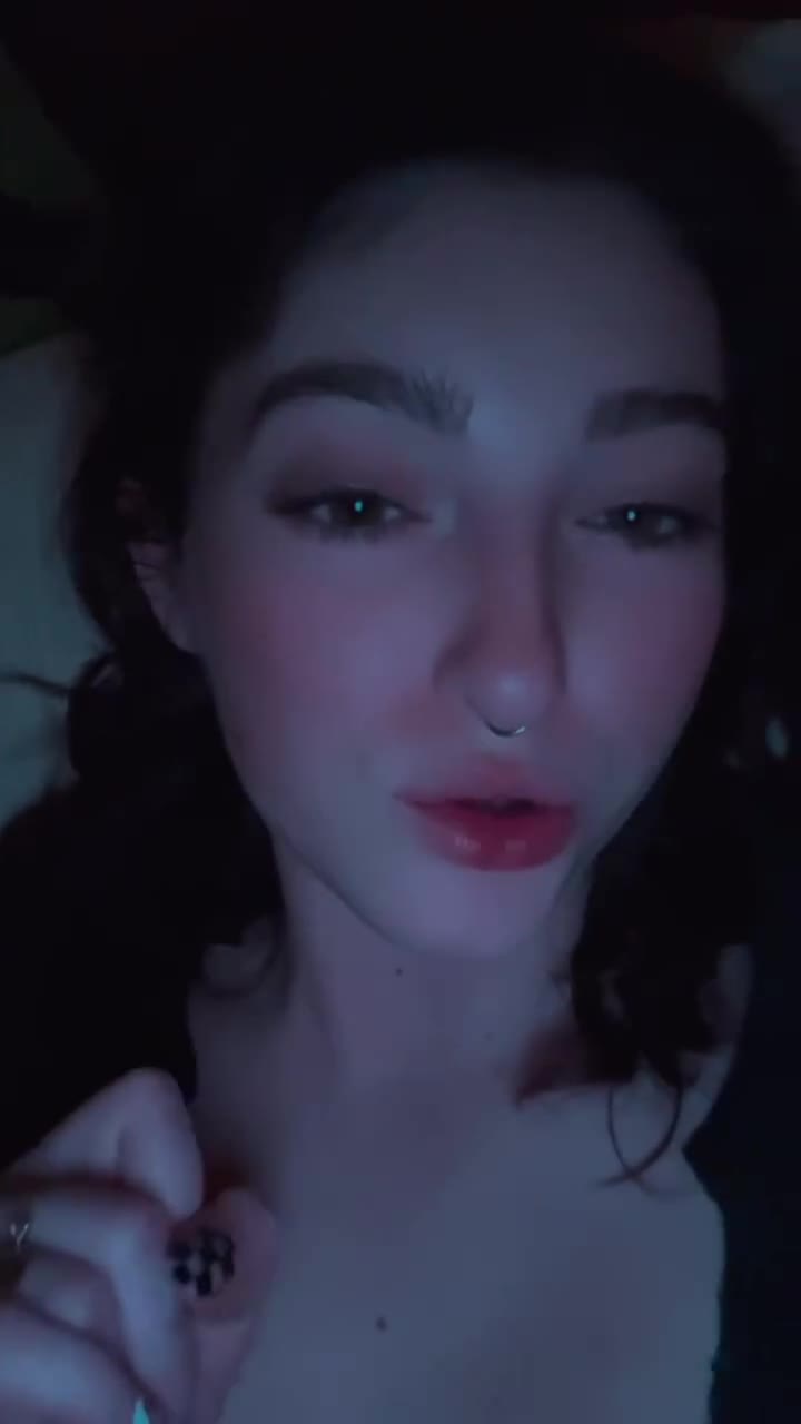 Willow-Shields-R073.mp4