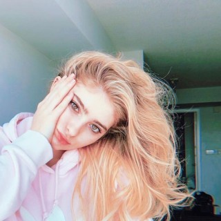 Willow-Shields-R079