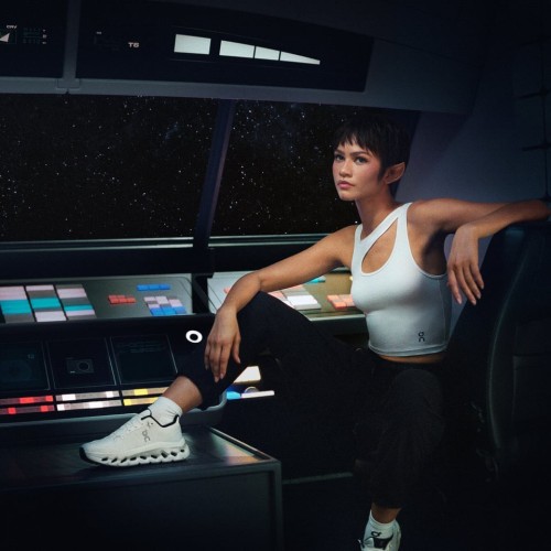 Zendaya-R00546faf3fb4121b3bf.jpg