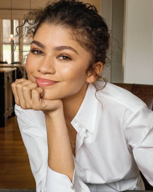 Zendaya-R05340a3631b445d24d7.jpg