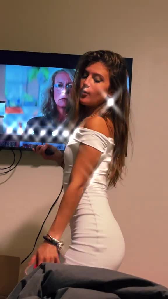 _fjQbdvWcgca473cfef70db3ed6.mp4