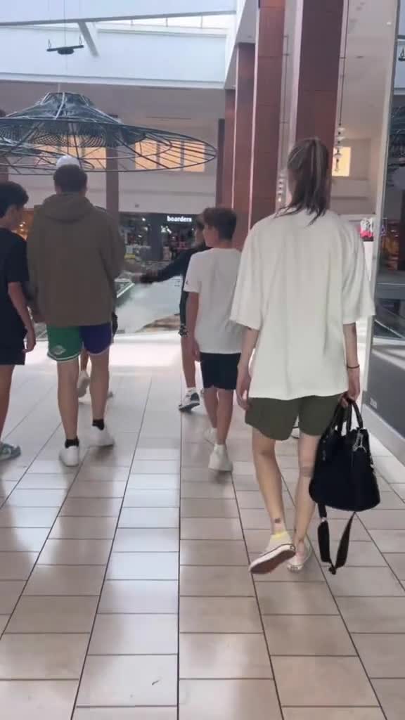 aHmxh7bec0a913f4bc06c.mp4