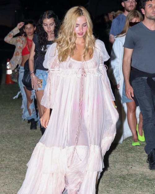 addison-at-coachella-yesterday-92fecbe0bbe410bc.jpg
