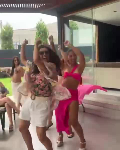 aleeguzmanu_1742233029_3590433029728114189_1815643630b45f5f8e42fadfd.mp4