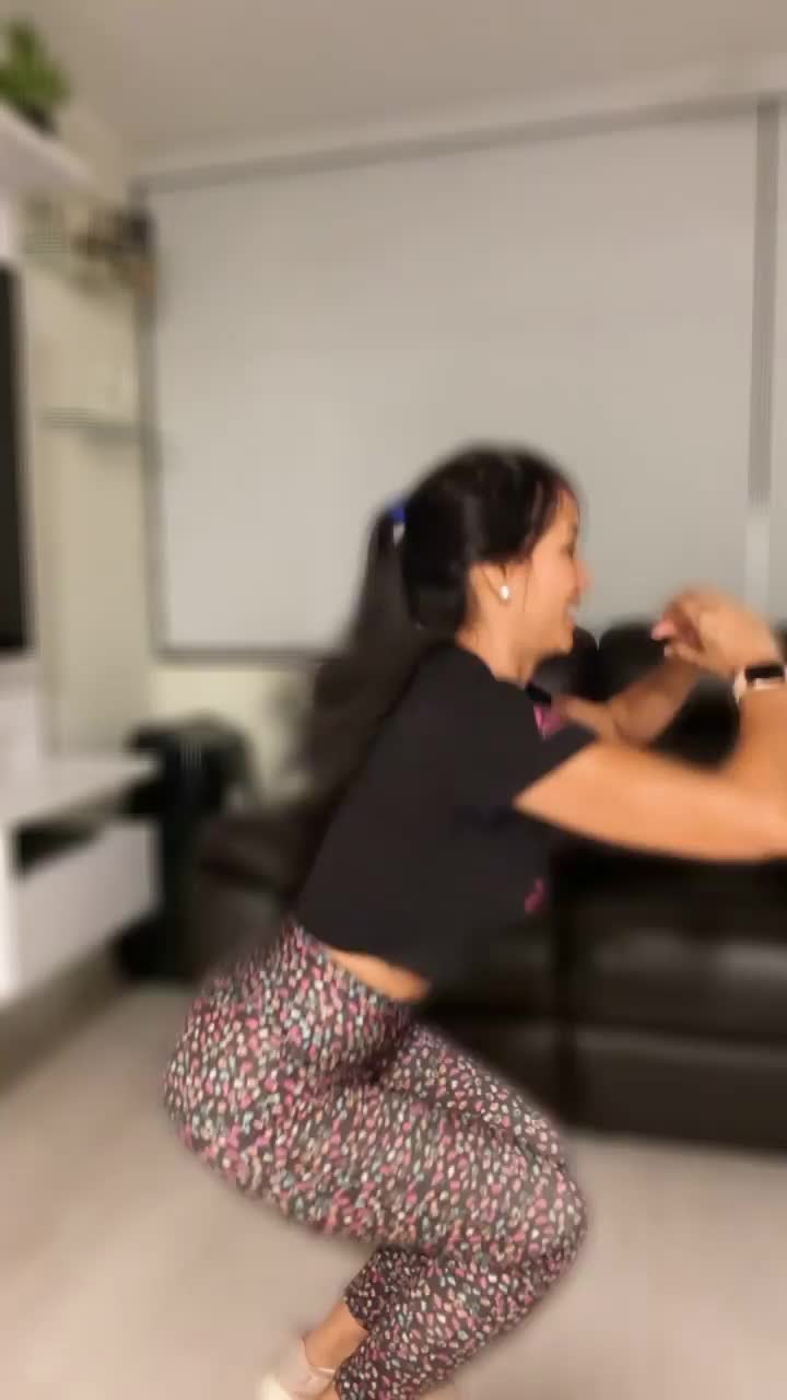 alexandralamfit_1618790706_2554923866099904396_573674370720d6d7e7c92b543.mp4