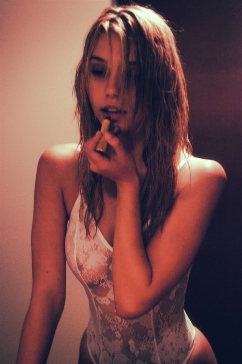 alexis_ren10-1c72b4a13c5010c2c.jpg