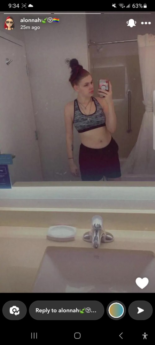 alonnah-snapchat-chat-grey-sportsbra.mp4