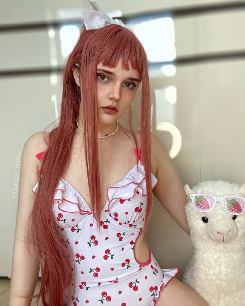 amateur-my-monika-cosplay-swimsuit-rHm8cO.jpg