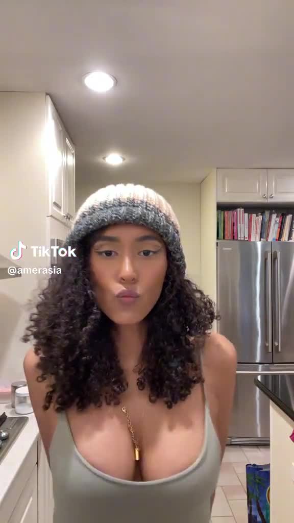 amerasia-v305RLkY_720p.mp4