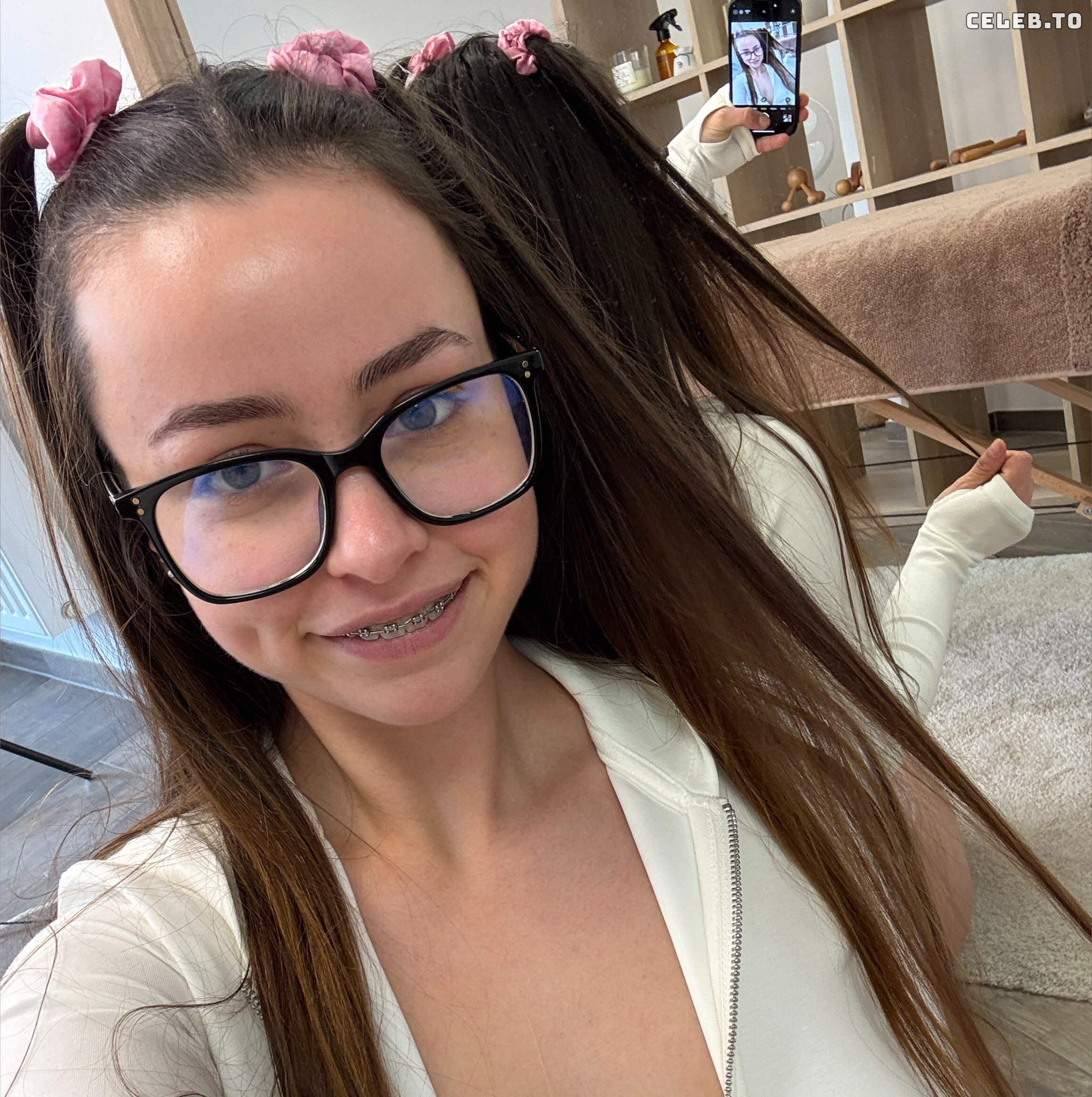 Zoe Hopfer / zoehopfer