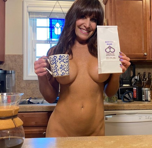 banshee_moon_nude_bikini_coffee_onlyfans_set_leaked-VEMOPIbebc37ad415b11e4.jpg