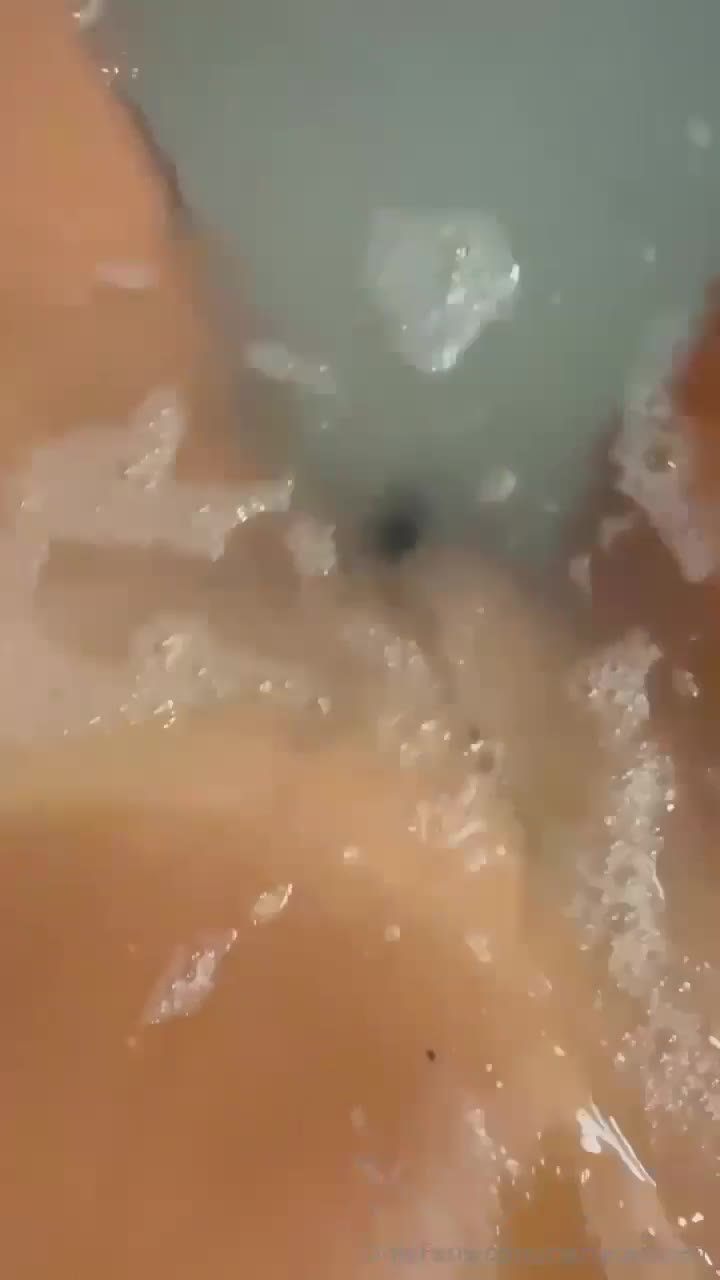 bddd479f-8881-42bd-ac4a-080e9920e4ec.mov