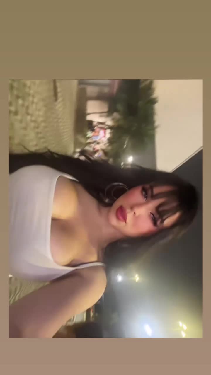 bellaangeloficials2025-5-2-1.26.709-storyc68ee362f94320a9.mp4