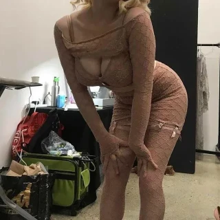 billie-eilish-v0-7ikthw64r22c1642ed26b84f8ddd0