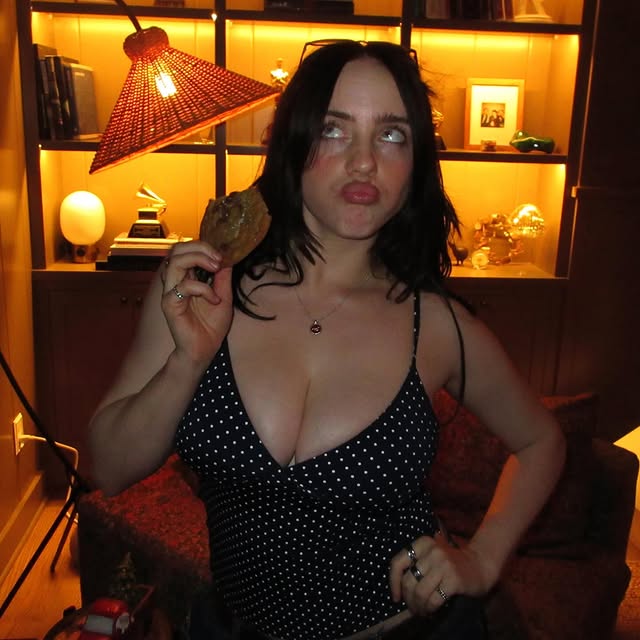 billieeilish_1ff3f79910954d829858609fb43d62d2.jpg