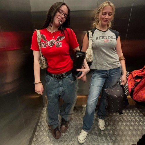 billieeilish__2025-08-12T160433.000Z_29f085e62be73be2e.jpg