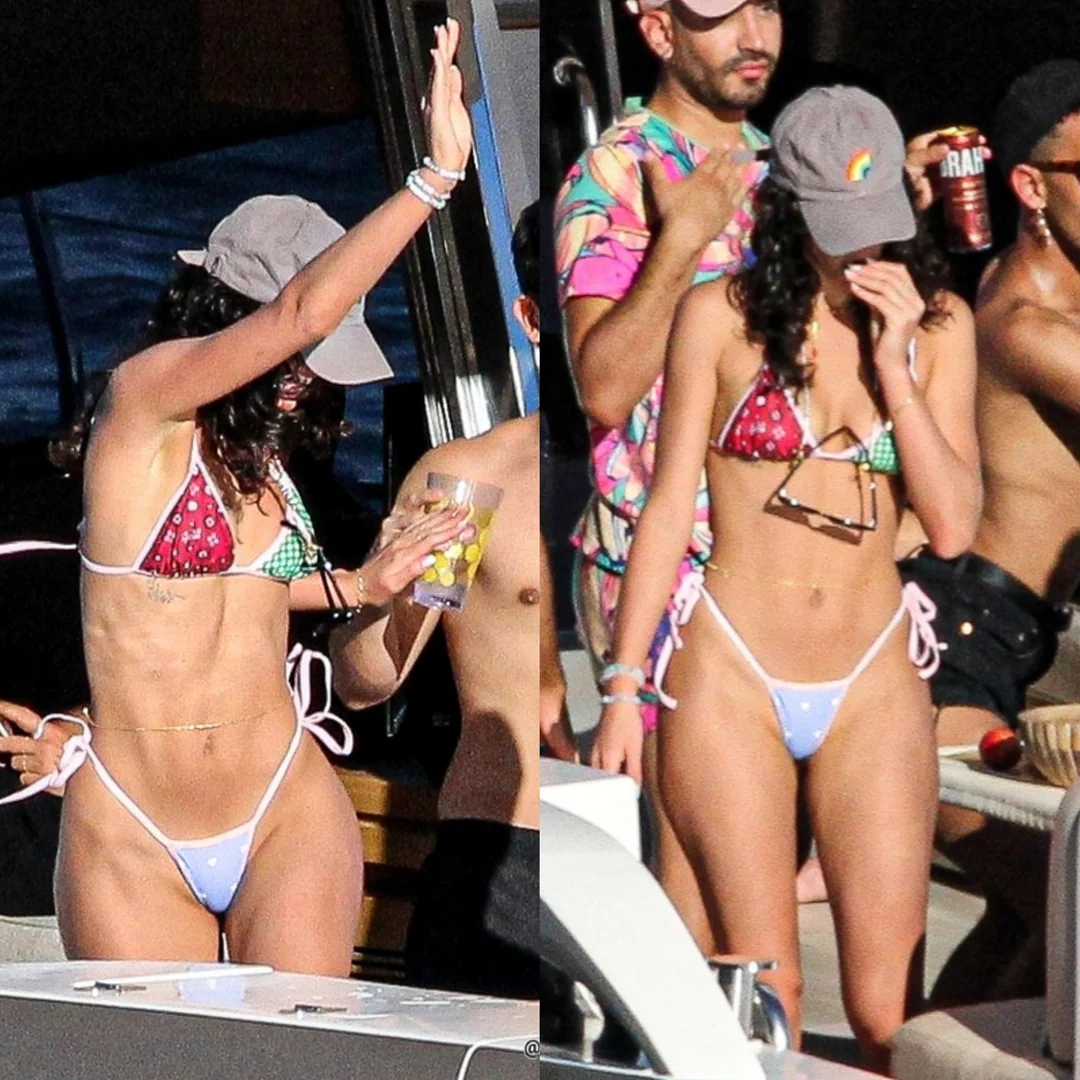 bruna-marquezine-de-biquíni-num-iate-v0-qu0rl6zny2ye1.webp