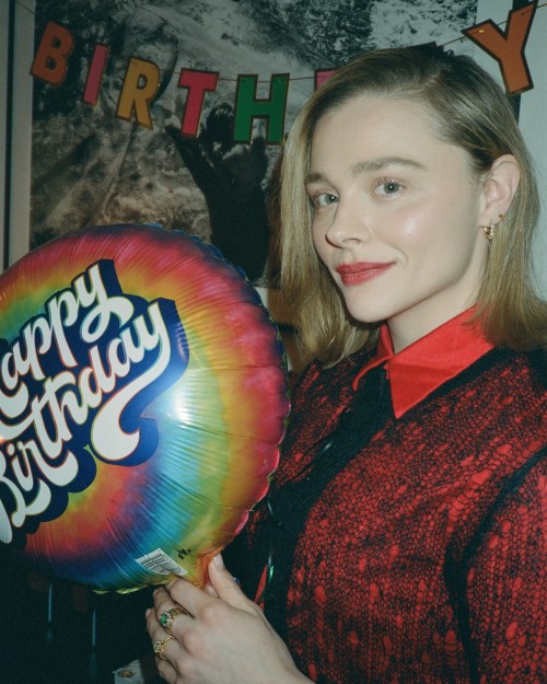 chloegmoretz_1739801192_3570033609555017608_1130592440590bca5fbd5dc2.jpg