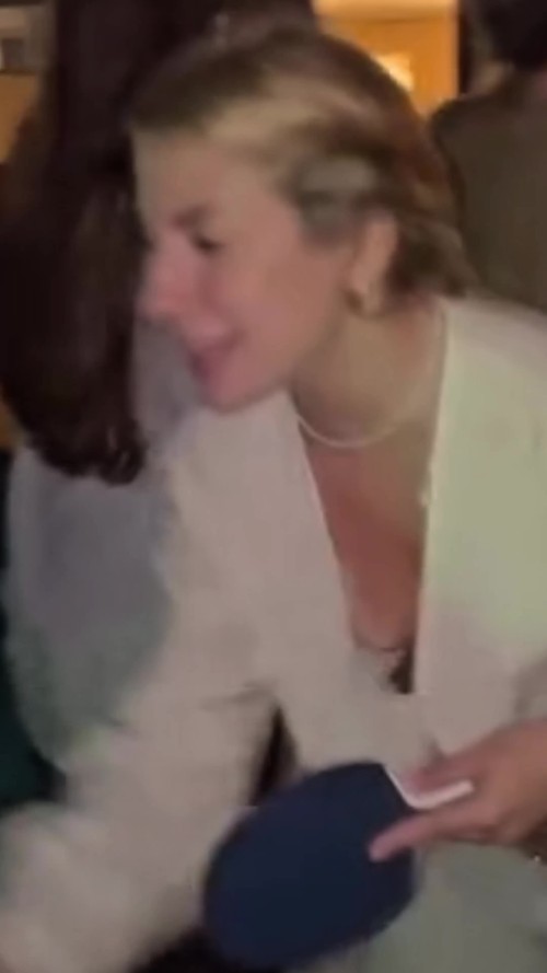 copy_B2F95B36-E880-4C4D-97E2-3BC0184EE3752f6e36d5d90912e1.mov