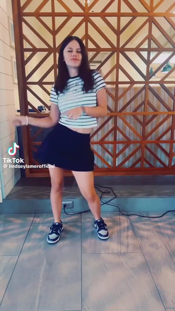 ddbf361085593e446d25be77f70bd7c0ce1de868ee2ae4ad.mp4