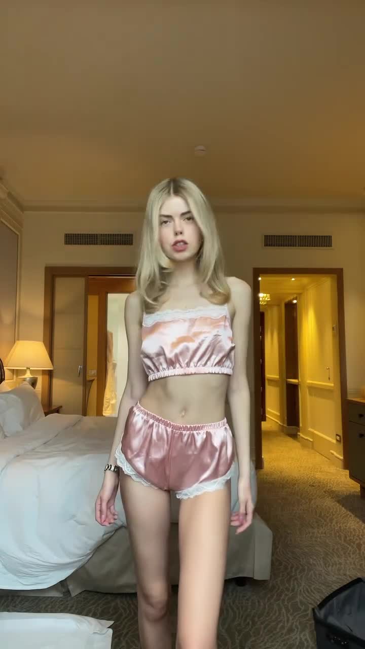 dear.mathilda_1755006637929a6181cc12e24f918.mp4