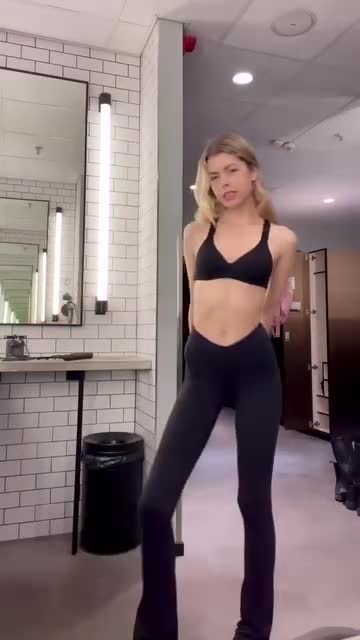 dear.mathilda_175500687477707ff03db16396acc.mp4