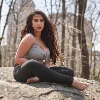 denise-from-media-knights-v0-tdrf2p3wez0d18200f87ec421edef