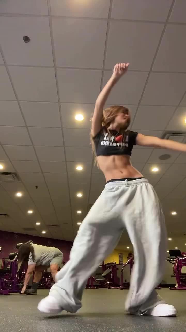 did-i-kill-this-dance-or-what-2de301ac987469a3d.mp4