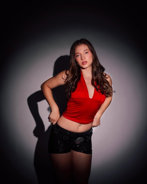 discooutfit-de-nevertoobasic16423515c9ccedb19.jpg