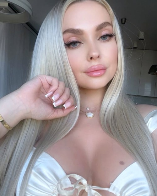 elena top insta 07102025 0017