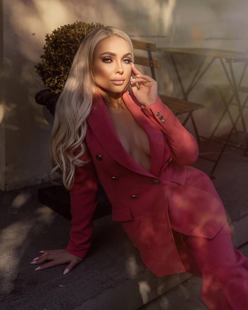 elena top insta 07102025 0023