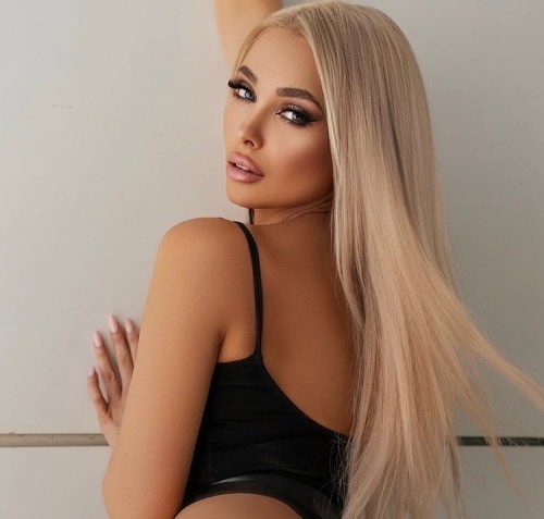 elena top insta 07102025 0033