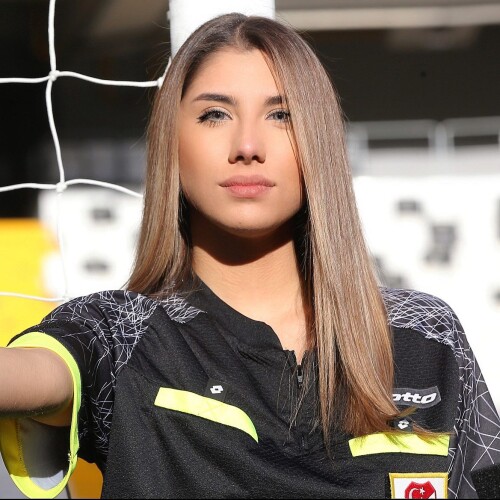 elifkaraarslan_17---CkYmrDBoMSu107772a21ef7a96a.md.jpg