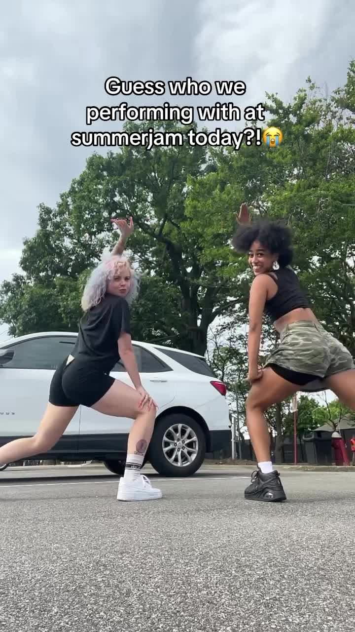 emiliebrooklyn__35297001599559aae103d10f3.mp4