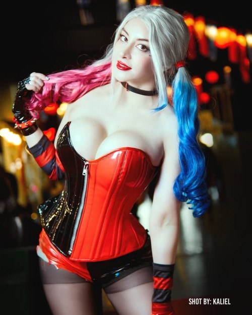 fabibiworldcosplay_3654174805612592122ba46f3b9fb7e2599.jpg