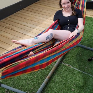 feet-legs-sunday-hanging-out-in-the-hammock-I9grRI81cbf7931e495388