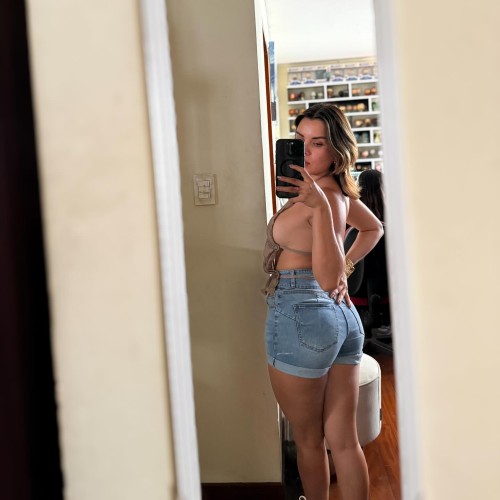fiorellaretiz_1742059339_3588976327765145834_508708266db262e18daa293ea.jpg