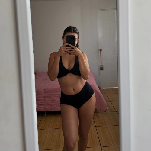 fiorellaretiz_1745523684_3618037352430962803_5087082668e1d42de3c00a160.jpg