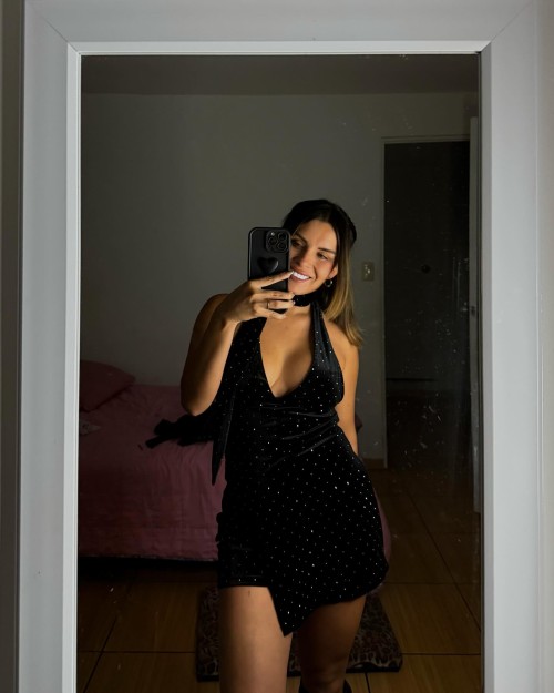 fiorellaretiz_1747702479_3636314413691683423_5087082661972f9d2a809b682.jpg