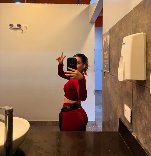 fiorellaretiz_1749850071_3654329722164136213_5087082664aef65748cc868e1.jpg