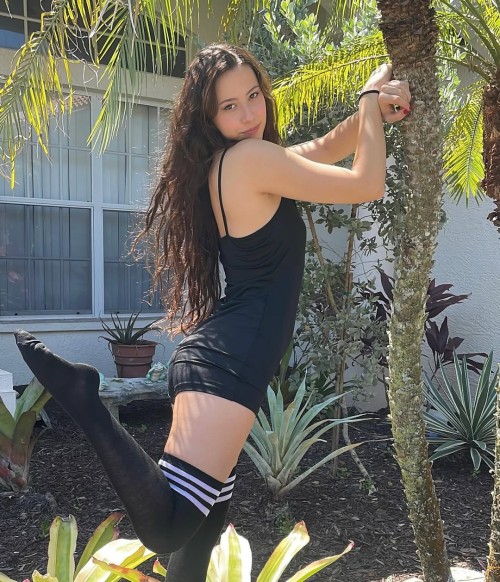 first-class-fun-socks--fancy-free..-happy-friday-friends--fave-1-5-casting-call-is-live-on-Backstage-babeentertainment-backstagecasting-castingcall-actress-avaryana-24f48e464390f7cf7.jpg