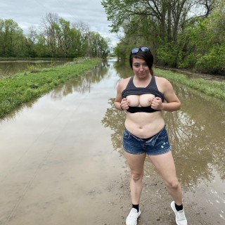 flashing-road-flooded-figured-id-get-my-tit-s-out-yjisbgca21635a49556273
