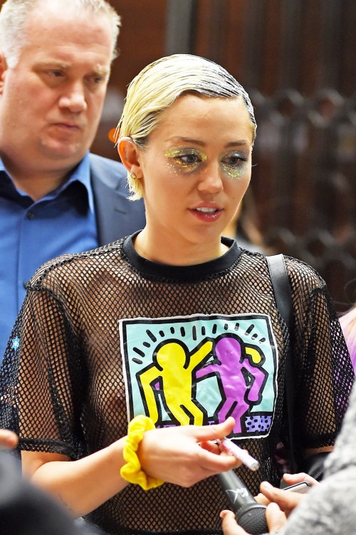 g2yekd3lv5gxd554da6f994a8bdb.jpg
