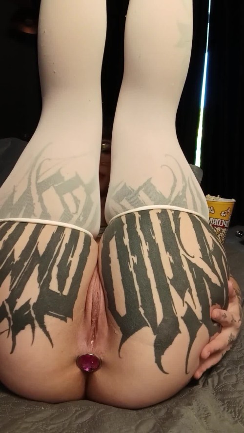 gabisuki---Naughty-Nerd-Marathoning-Star-Trek---ManyVids.mp4