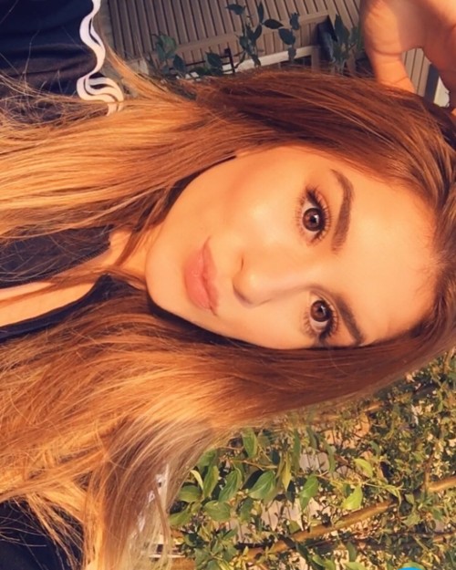 giuliahere photo Bl9UZglBcAV 20250120 102244 37414400