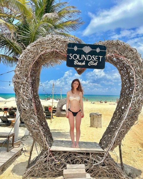 giuliahere photo C7zsU1 hb5a 20240604 225226 447573818